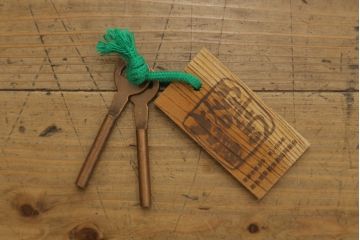 中古　岩谷堂箪笥　美しい杢目が目を惹く堂々とした佇まいの三段重ね箪笥(収納箪笥、衣装箪笥、和箪笥)(定価約150万円)(R-075919)