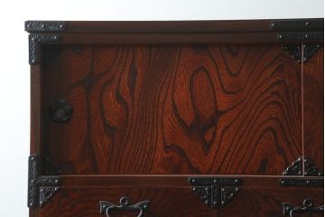 中古　岩谷堂箪笥　脚(台輪)付きリメイク　美しい杢目が目を惹くテレビ台(サイドボード、リビングボード、テレビボード、収納棚、戸棚、収納箪笥、引き出し)(R-075920)
