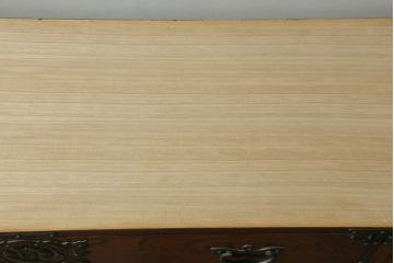 中古　岩谷堂箪笥　天板付きリメイク　脚(台輪)付きリメイク　美しい杢目が目を惹くローチェスト(ローボード、サイドボード、テレビ台、テレビボード、収納箪笥、衣装箪笥、引き出し)(R-075921)