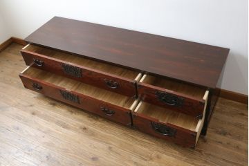 中古　岩谷堂箪笥　天板付きリメイク　美しい杢目が目を惹くローチェスト(ローボード、サイドボード、テレビ台、テレビボード、収納箪笥、衣装箪笥、引き出し)(R-075922)