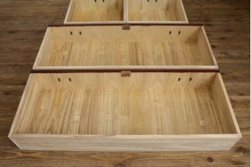 中古　岩谷堂箪笥　天板付きリメイク　美しい杢目が目を惹くローチェスト(ローボード、サイドボード、テレビ台、テレビボード、収納箪笥、衣装箪笥、引き出し)(R-075922)