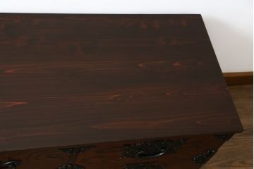 中古　岩谷堂箪笥　天板付きリメイク　美しい杢目が目を惹くローチェスト(ローボード、サイドボード、テレビ台、テレビボード、収納箪笥、衣装箪笥、引き出し)(R-075922)