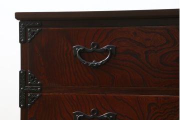中古　岩谷堂箪笥　天板付きリメイク　美しい杢目が目を惹くローチェスト(ローボード、サイドボード、テレビ台、テレビボード、収納箪笥、衣装箪笥、引き出し)(R-075922)