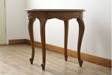 中古　DREXEL HERITAGE(ドレクセルヘリテイジ)　CHERBOURG(シェルブール)　猫脚のデザインがお洒落な格納テーブル付きサイドテーブル(コーヒーテーブル、ナイトテーブル、花台、飾り台)(R-075923)