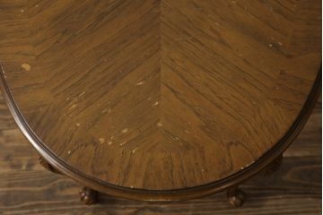 中古　DREXEL HERITAGE(ドレクセルヘリテイジ)　CHERBOURG(シェルブール)　猫脚のデザインがお洒落な格納テーブル付きサイドテーブル(コーヒーテーブル、ナイトテーブル、花台、飾り台)(R-075923)