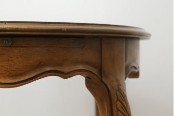 中古　DREXEL HERITAGE(ドレクセルヘリテイジ)　CHERBOURG(シェルブール)　猫脚のデザインがお洒落な格納テーブル付きサイドテーブル(コーヒーテーブル、ナイトテーブル、花台、飾り台)(R-075923)