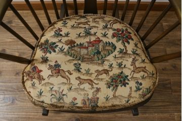 イギリスビンテージ　美品　レア品!!　ERCOL(アーコール)　Chairmakers Chair(チェアメーカーズチェア)　柔らかな曲線が身体を包み込むロッキングチェア(アームチェア、揺り椅子、イス、椅子、英国、ヴィンテージ)(R-075924)