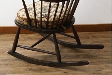 イギリスビンテージ　美品　レア品!!　ERCOL(アーコール)　Chairmakers Chair(チェアメーカーズチェア)　柔らかな曲線が身体を包み込むロッキングチェア(アームチェア、揺り椅子、イス、椅子、英国、ヴィンテージ)(R-075924)