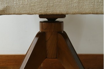 和製アンティーク　美品　レトロ　落ち着いた木味が魅力的な回転チェア　(R-075925)