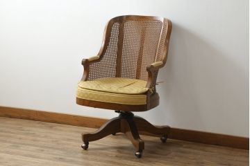 中古　美品!!　DREXEL HERITAGE JAPAN(ドレクセルヘリテイジジャパン)　Cameo Classics(キャメオクラシックス)　エレガントで格調高い雰囲気漂うデスクチェア(回転チェア、回転椅子、アームチェア、イス、椅子)(R-075926)