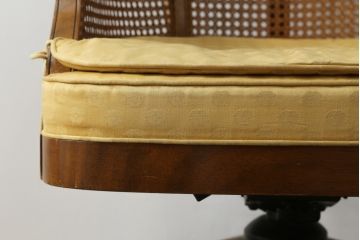 中古　美品!!　DREXEL HERITAGE JAPAN(ドレクセルヘリテイジジャパン)　Cameo Classics(キャメオクラシックス)　エレガントで格調高い雰囲気漂うデスクチェア(回転チェア、回転椅子、アームチェア、イス、椅子)(R-075926)