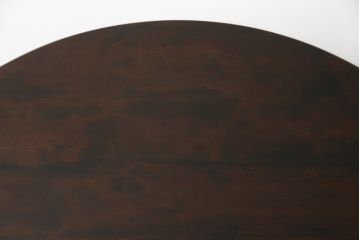 中古　美品　北海道民芸家具　HM4721　樺材　上品でクラシカルな雰囲気を醸し出す丸テーブル(ラウンドテーブル、ダイニングテーブル、2人掛け、4人掛け、食卓)(R-075927)