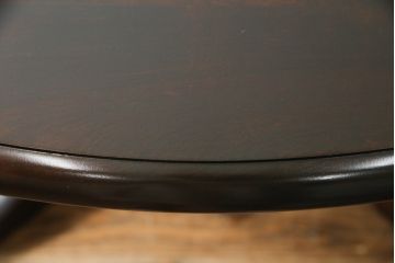 中古　美品　北海道民芸家具　HM4721　樺材　上品でクラシカルな雰囲気を醸し出す丸テーブル(ラウンドテーブル、ダイニングテーブル、2人掛け、4人掛け、食卓)(R-075927)