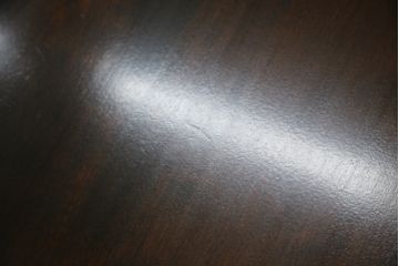 中古　美品　北海道民芸家具　HM4721　樺材　上品でクラシカルな雰囲気を醸し出す丸テーブル(ラウンドテーブル、ダイニングテーブル、2人掛け、4人掛け、食卓)(R-075927)