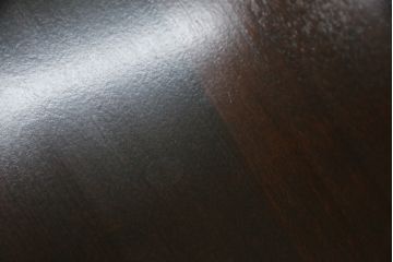 中古　美品　北海道民芸家具　HM4721　樺材　上品でクラシカルな雰囲気を醸し出す丸テーブル(ラウンドテーブル、ダイニングテーブル、2人掛け、4人掛け、食卓)(R-075927)