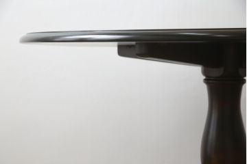 中古　美品　北海道民芸家具　HM4721　樺材　上品でクラシカルな雰囲気を醸し出す丸テーブル(ラウンドテーブル、ダイニングテーブル、2人掛け、4人掛け、食卓)(R-075927)