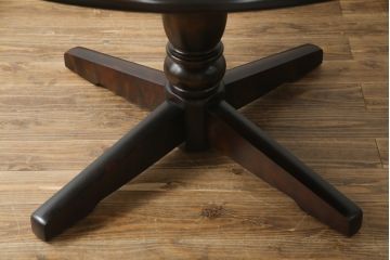 中古　美品　北海道民芸家具　HM4721　樺材　上品でクラシカルな雰囲気を醸し出す丸テーブル(ラウンドテーブル、ダイニングテーブル、2人掛け、4人掛け、食卓)(R-075927)