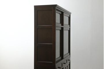 中古　美品　北海道民芸家具　美しい木肌とシックな佇まいが魅力的な重ね戸棚(収納棚、食器棚、飾り棚、キャビネット)(定価約55万円)(R-075928)
