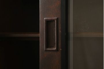 中古　美品　北海道民芸家具　美しい木肌とシックな佇まいが魅力的な重ね戸棚(収納棚、食器棚、飾り棚、キャビネット)(定価約55万円)(R-075928)