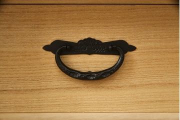 中古　美品　欅産業　漆塗り　仙台民芸箪笥(仙台箪笥)　KC-18　力強い杢目が目を引く中型車箪笥(小箪笥、収納タンス、チェスト、引き出し)(R-075931)