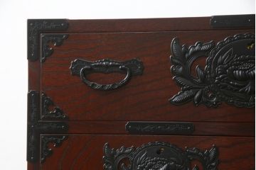 中古　美品　欅産業　漆塗り　仙台民芸箪笥(仙台箪笥)　KC-18　力強い杢目が目を引く中型車箪笥(小箪笥、収納タンス、チェスト、引き出し)(R-075931)