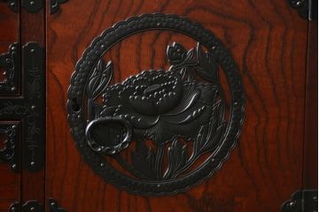 中古　美品　欅産業　漆塗り　仙台民芸箪笥(仙台箪笥)　KC-18　力強い杢目が目を引く中型車箪笥(小箪笥、収納タンス、チェスト、引き出し)(R-075931)