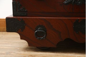 中古　美品　欅産業　漆塗り　仙台民芸箪笥(仙台箪笥)　KC-18　力強い杢目が目を引く中型車箪笥(小箪笥、収納タンス、チェスト、引き出し)(R-075931)