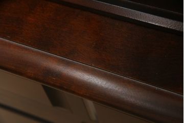 中古　希少な廃盤品　北海道民芸家具　OM151　重厚感と気品漂うキャビネット(食器棚、飾り棚、収納棚、戸棚)(定価約80万円)(R-075932)