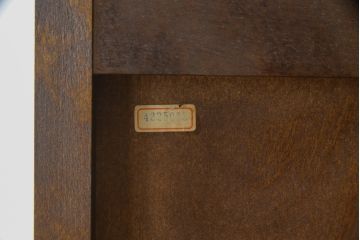 中古　希少な廃盤品　北海道民芸家具　OM151　重厚感と気品漂うキャビネット(食器棚、飾り棚、収納棚、戸棚)(定価約80万円)(R-075932)
