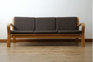 デンマークビンテージ　希少!!　Hans J Wegner(ハンス・J・ウェグナー)　GETAMA (ゲタマ)　1967年デザイン　オーク材　GE671　生産終了で入手困難な3人掛けソファ(3P、三人掛け、3シーター、トリプルソファ、北欧、ヴィンテージ)(R-075933)