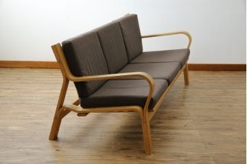 デンマークビンテージ　希少!!　Hans J Wegner(ハンス・J・ウェグナー)　GETAMA (ゲタマ)　1967年デザイン　オーク材　GE671　生産終了で入手困難な3人掛けソファ(3P、三人掛け、3シーター、トリプルソファ、北欧、ヴィンテージ)(R-075933)