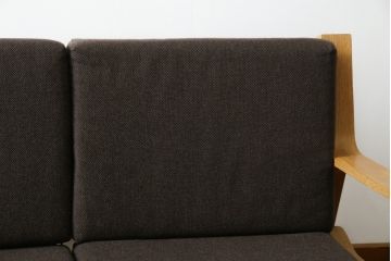 デンマークビンテージ　希少!!　Hans J Wegner(ハンス・J・ウェグナー)　GETAMA (ゲタマ)　1967年デザイン　オーク材　GE671　生産終了で入手困難な3人掛けソファ(3P、三人掛け、3シーター、トリプルソファ、北欧、ヴィンテージ)(R-075933)