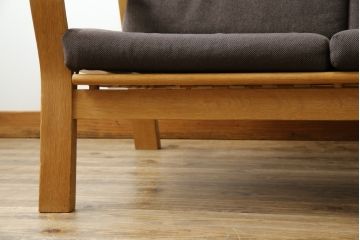 デンマークビンテージ　希少!!　Hans J Wegner(ハンス・J・ウェグナー)　GETAMA (ゲタマ)　1967年デザイン　オーク材　GE671　生産終了で入手困難な3人掛けソファ(3P、三人掛け、3シーター、トリプルソファ、北欧、ヴィンテージ)(R-075933)