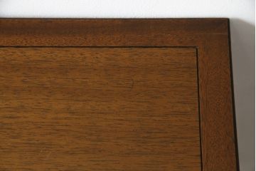 中古　DREXEL HERITAGE(ドレクセルヘリテイジ)　Triune(トライユン)　上品な佇まいが魅力のナイトテーブル(サイドテーブル、収納棚、戸棚、サイドキャビネット、花台、飾り台)(R-075937)