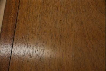 中古　DREXEL HERITAGE(ドレクセルヘリテイジ)　Triune(トライユン)　上品な佇まいが魅力のナイトテーブル(サイドテーブル、収納棚、戸棚、サイドキャビネット、花台、飾り台)(R-075937)