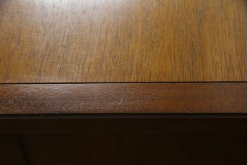 中古　DREXEL HERITAGE(ドレクセルヘリテイジ)　Triune(トライユン)　上品な佇まいが魅力のナイトテーブル(サイドテーブル、収納棚、戸棚、サイドキャビネット、花台、飾り台)(R-075937)