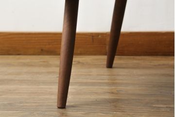 和製ヴィンテージ　小田急ハルク購入　ジョージナカシマ　LOUNGE ARM(ラウンジアーム)　One Arm(ワンアーム、片肘)　CN103　モダンに洗練された右アーム付きラウンジチェア(ジョージ・ナカシマ、アームチェア、イス、椅子、板座チェア、ビンテージ)(R-075939)