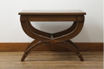 中古　DREXEL HERITAGE(ドレクセルヘリテイジ)　Triune(トライユン)　美しいフォルムが魅力のサイドテーブル(コンソールテーブル、ナイトテーブル、花台、飾り台)(R-075943)