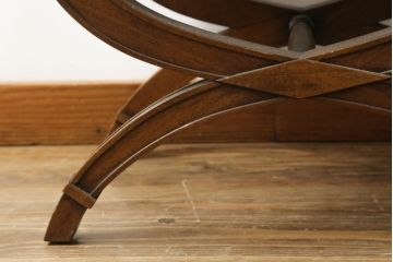 中古　DREXEL HERITAGE(ドレクセルヘリテイジ)　Triune(トライユン)　美しいフォルムが魅力のサイドテーブル(コンソールテーブル、ナイトテーブル、花台、飾り台)(R-075943)