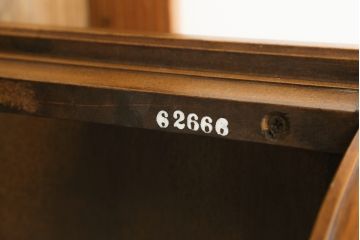 中古　DREXEL HERITAGE(ドレクセルヘリテイジ)　Triune(トライユン)　美しいフォルムが魅力のサイドテーブル(コンソールテーブル、ナイトテーブル、花台、飾り台)(R-075943)