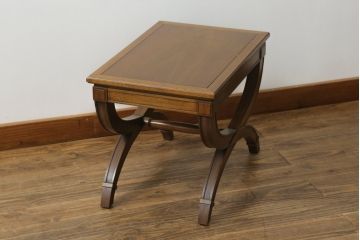 中古　DREXEL HERITAGE(ドレクセルヘリテイジ)　Triune(トライユン)　美しいフォルムが魅力のサイドテーブル(コンソールテーブル、ナイトテーブル、花台、飾り台)(R-075944)