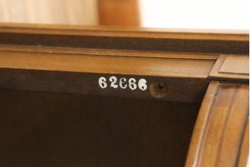 中古　DREXEL HERITAGE(ドレクセルヘリテイジ)　Triune(トライユン)　美しいフォルムが魅力のサイドテーブル(コンソールテーブル、ナイトテーブル、花台、飾り台)(R-075944)