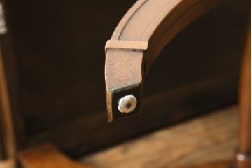 中古　DREXEL HERITAGE(ドレクセルヘリテイジ)　Triune(トライユン)　美しいフォルムが魅力のサイドテーブル(コンソールテーブル、ナイトテーブル、花台、飾り台)(R-075944)