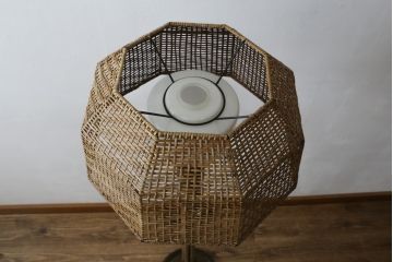 和製ビンテージ　希少デザイン　籐のシェードが涼し気な雰囲気を醸し出すラタンフロアスタンド(フロアランプ、スタンドライト、スタンド照明、ヴィンテージ)(R-075945)