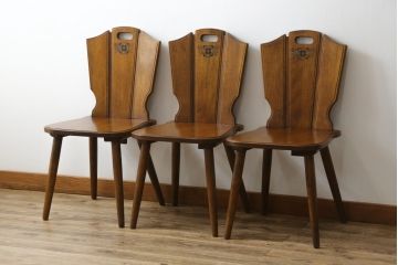 中古　希少な絶版品!!　カリモク家具(karimoku)　ルスティック(RUSTIC)　オーク材　カントリースタイルの空間づくりにおすすめなダイニングチェア3脚セット(板座チェア、椅子、イス、バラ売り可能)(R-075947)