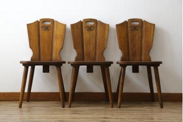 中古　希少な絶版品!!　カリモク家具(karimoku)　ルスティック(RUSTIC)　オーク材　カントリースタイルの空間づくりにおすすめなダイニングチェア3脚セット(板座チェア、椅子、イス、バラ売り可能)(R-075947)