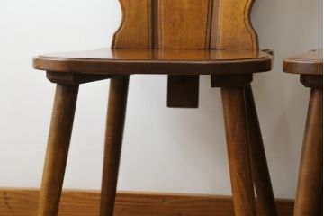 中古　希少な絶版品!!　カリモク家具(karimoku)　ルスティック(RUSTIC)　オーク材　カントリースタイルの空間づくりにおすすめなダイニングチェア3脚セット(板座チェア、椅子、イス、バラ売り可能)(R-075947)
