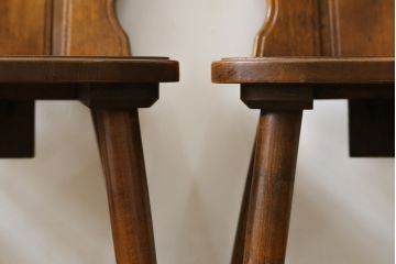 中古　希少な絶版品!!　カリモク家具(karimoku)　ルスティック(RUSTIC)　オーク材　カントリースタイルの空間づくりにおすすめなダイニングチェア3脚セット(板座チェア、椅子、イス、バラ売り可能)(R-075947)