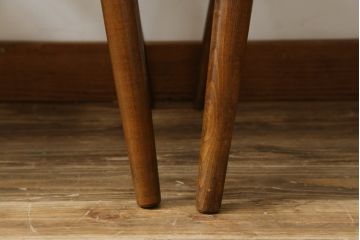 中古　希少な絶版品!!　カリモク家具(karimoku)　ルスティック(RUSTIC)　オーク材　カントリースタイルの空間づくりにおすすめなダイニングチェア3脚セット(板座チェア、椅子、イス、バラ売り可能)(R-075947)