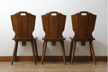 中古　希少な絶版品!!　カリモク家具(karimoku)　ルスティック(RUSTIC)　オーク材　カントリースタイルの空間づくりにおすすめなダイニングチェア3脚セット(板座チェア、椅子、イス、バラ売り可能)(R-075947)